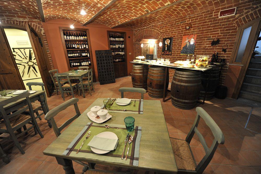 Casa Americani Montà Buitenkant foto